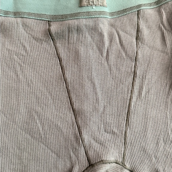 SKIMS Ribbed Shorts - Picture 2 of 4